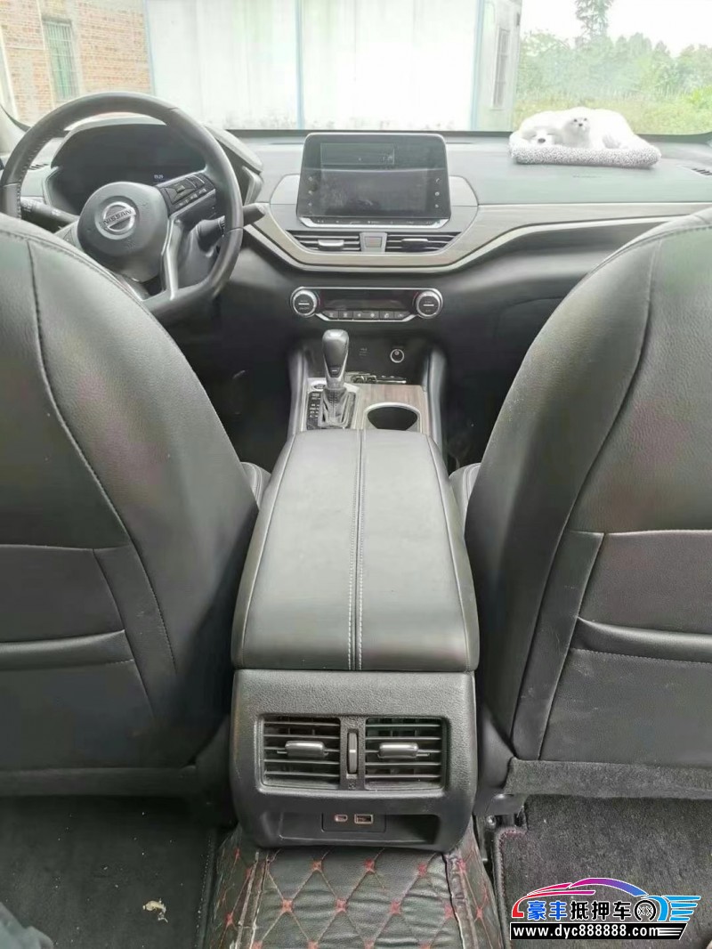 22年日产天籁轿车抵押车出售