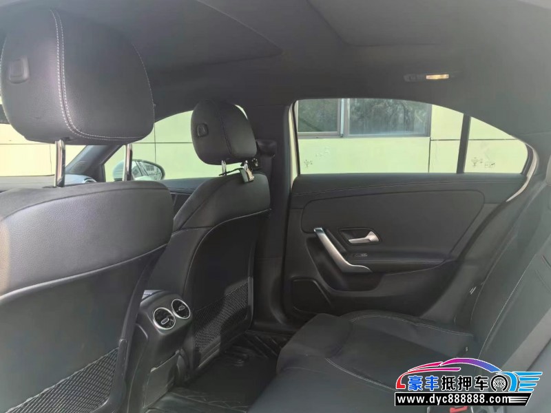 20年奔驰A轿车抵押车出售