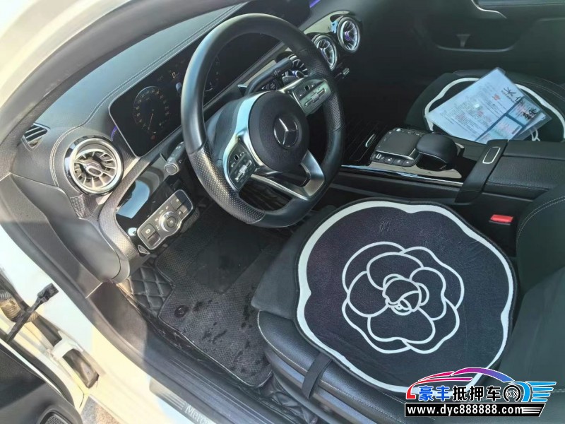 20年奔驰A轿车抵押车出售