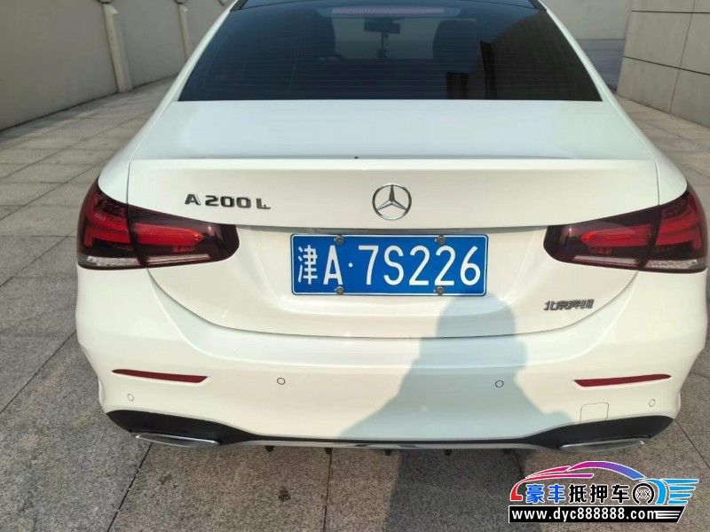 20年奔驰A轿车抵押车出售