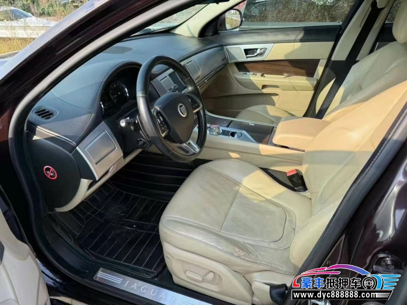 13年捷豹XF轿车抵押车出售