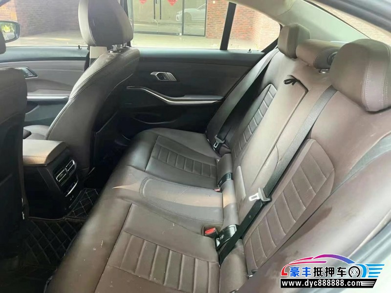 20年宝马3系轿车抵押车出售