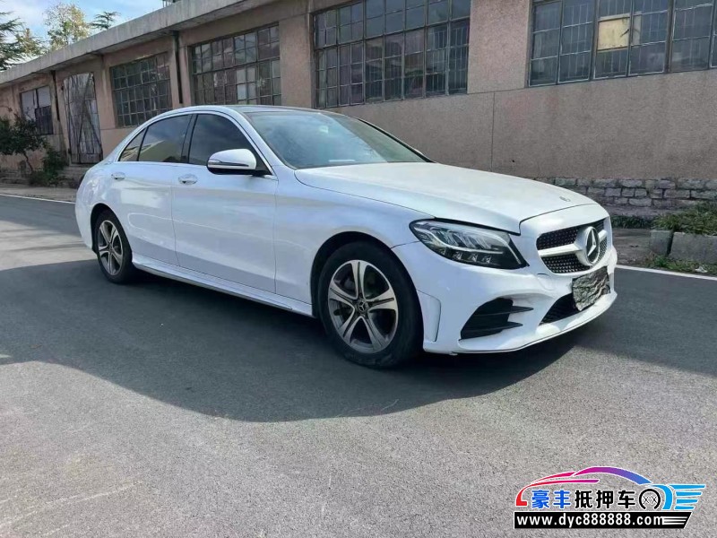 19年奔驰C轿车抵押车出售