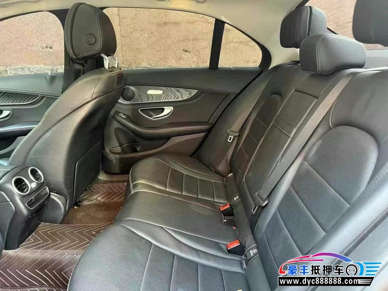 19年奔驰C轿车抵押车出售