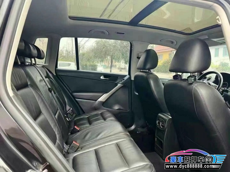 12年大众途观轿车抵押车出售