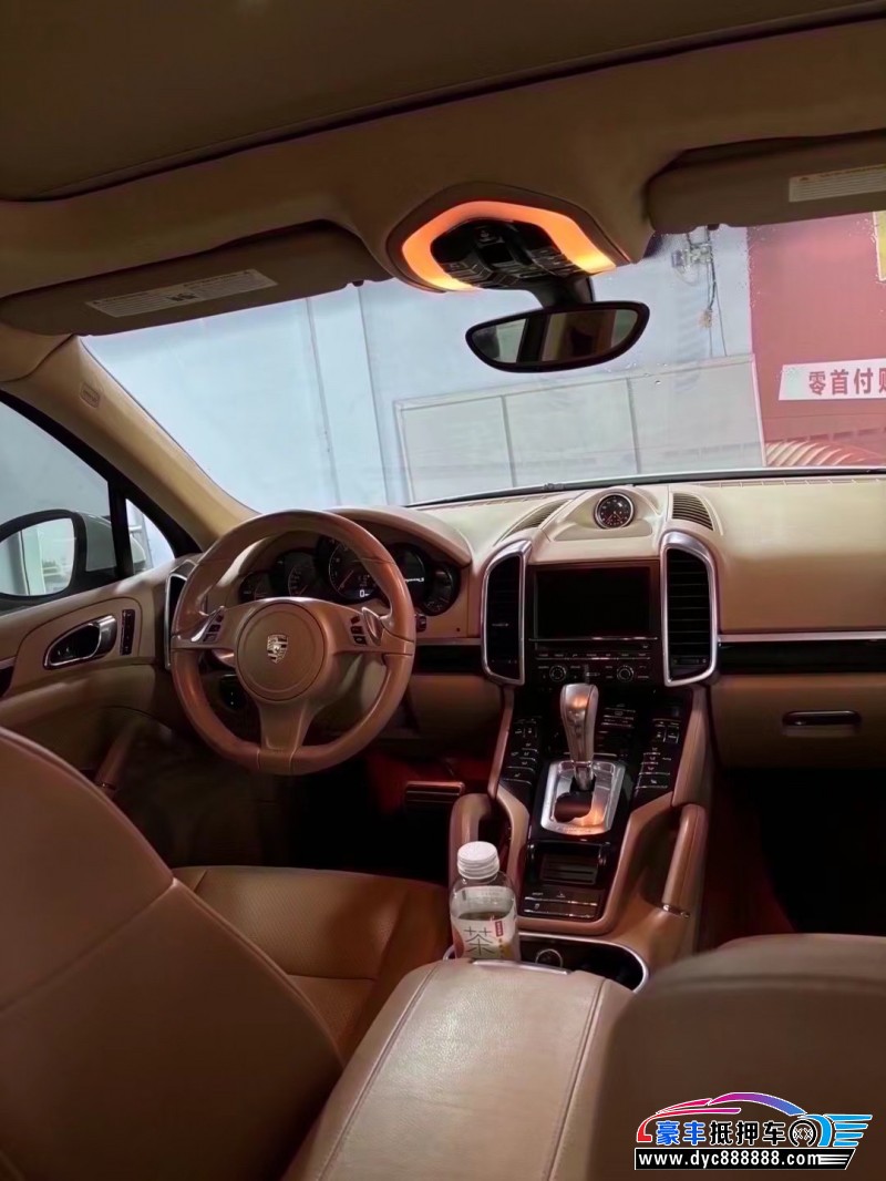 14年保时捷卡宴轿车抵押车出售