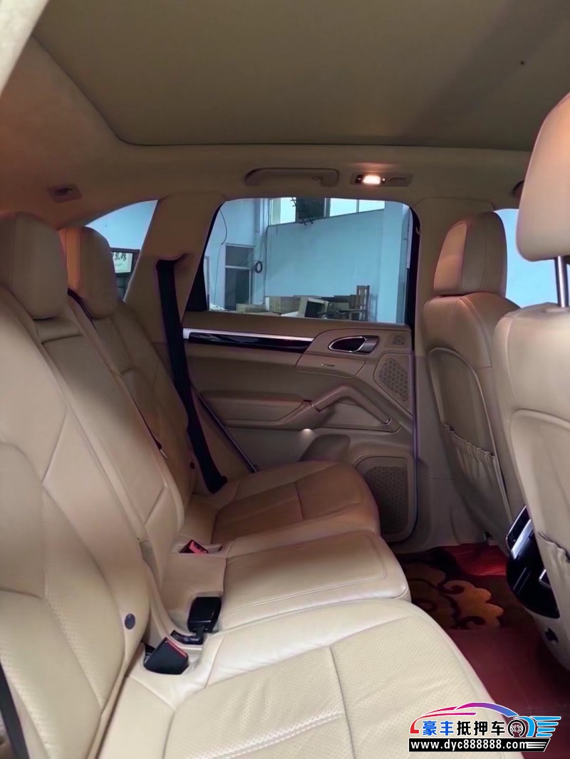 14年保时捷卡宴轿车抵押车出售