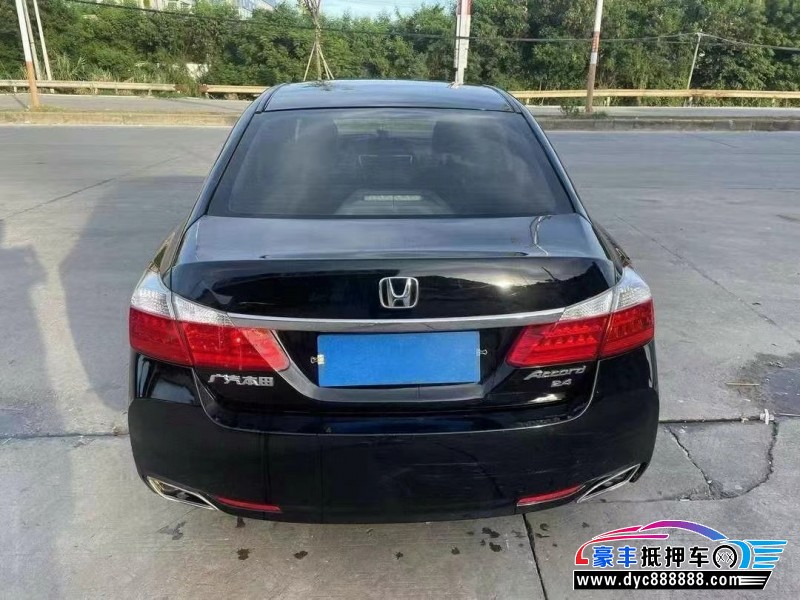 16年本田雅阁轿车抵押车出售