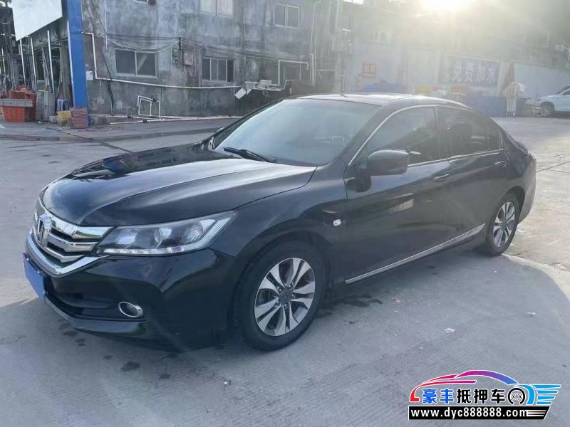 16年本田雅阁轿车抵押车出售