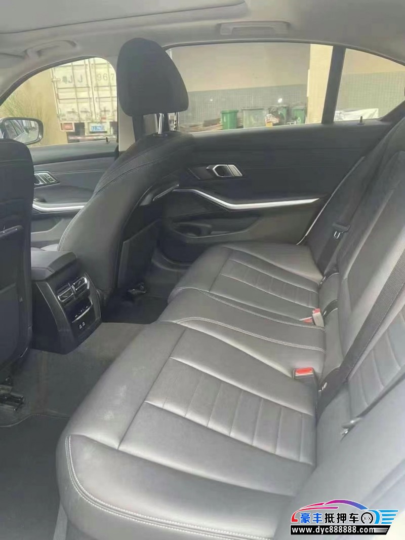 20年宝马3系轿车抵押车出售