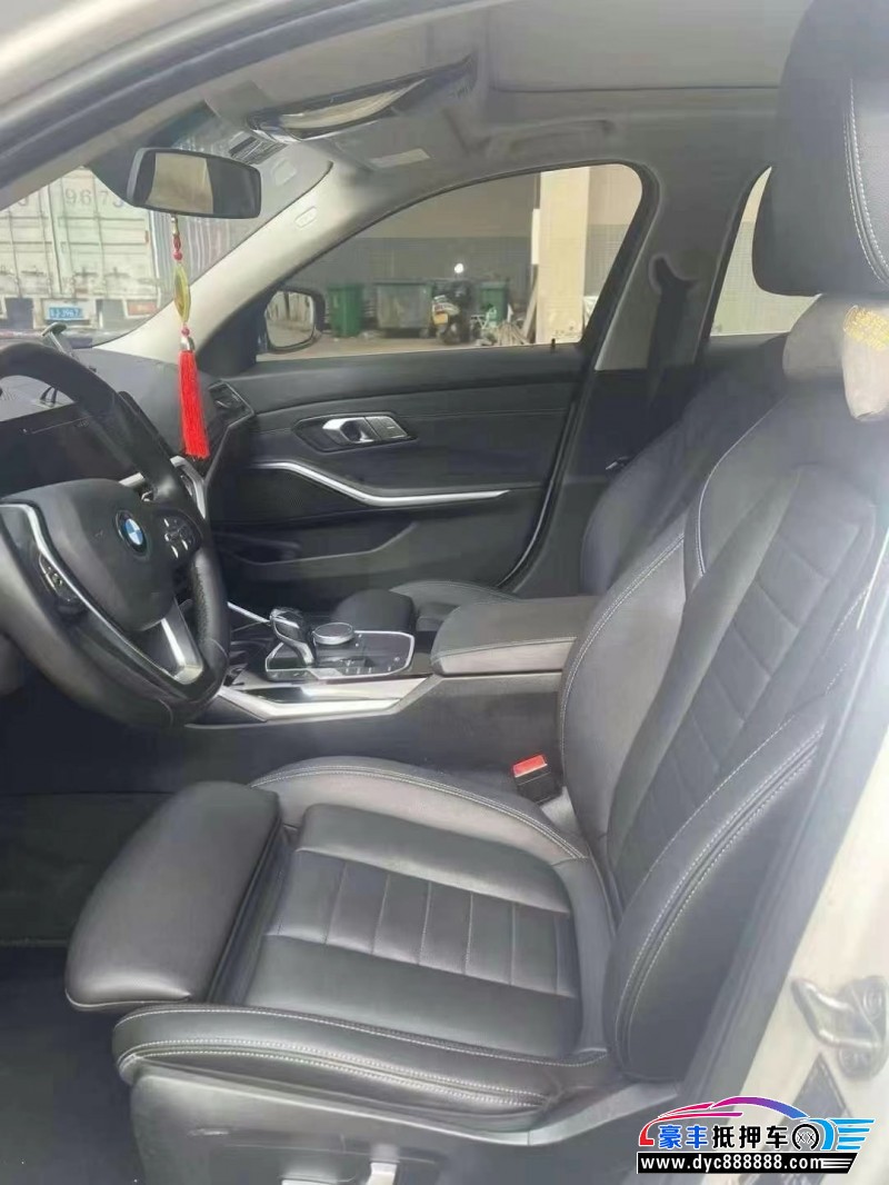 20年宝马3系轿车抵押车出售