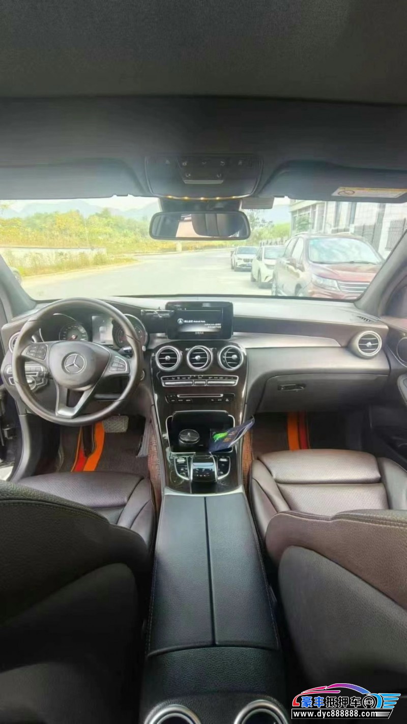 19年奔驰GLC轿车抵押车出售