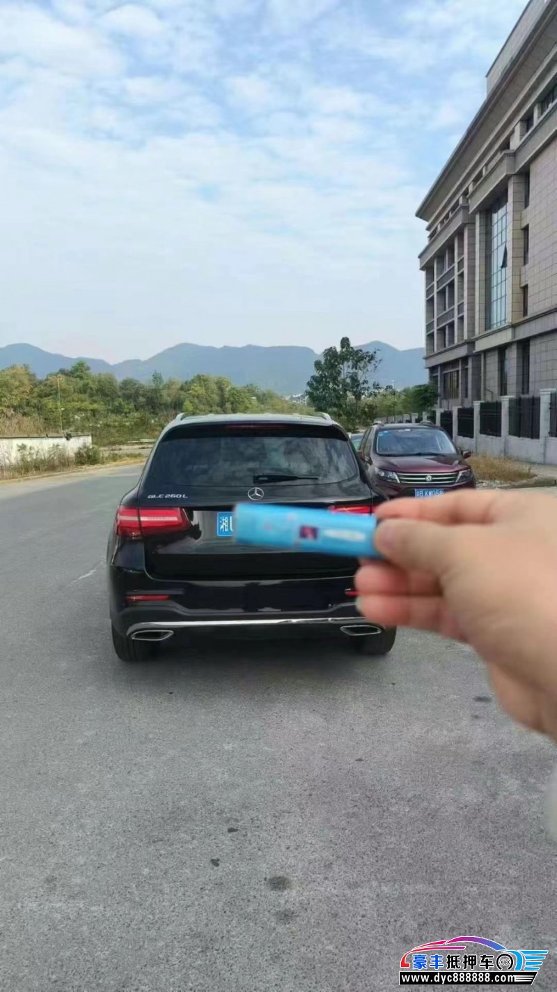 19年奔驰GLC轿车抵押车出售