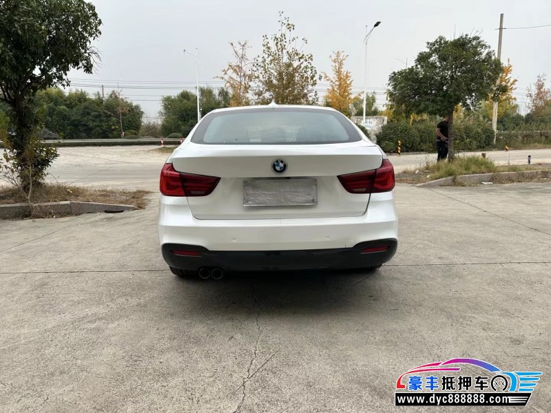21年宝马3系轿车抵押车出售