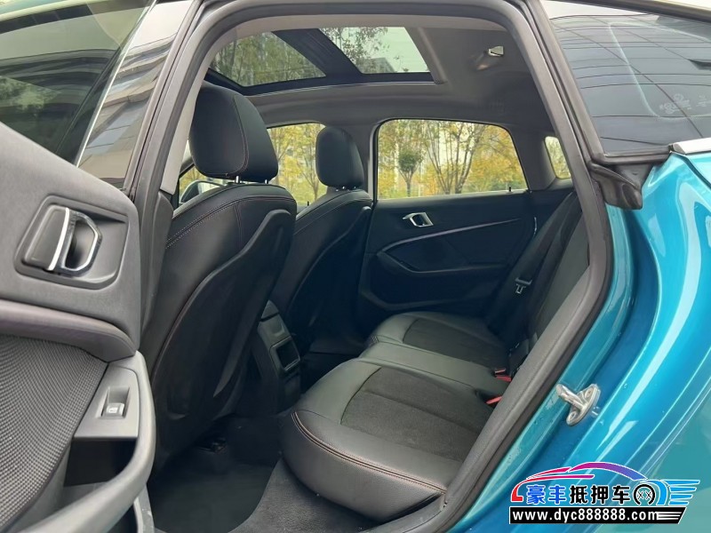 22年宝马2系轿车抵押车出售