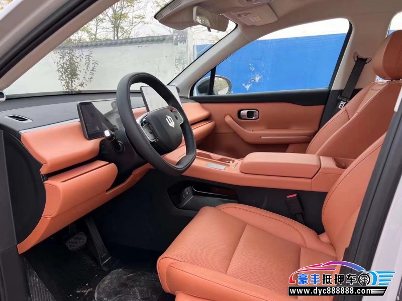 24年零跑C10轿车抵押车出售