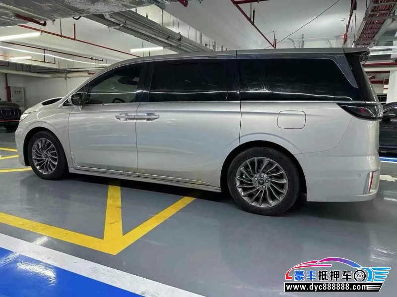 22年岚图梦想家轿车抵押车出售