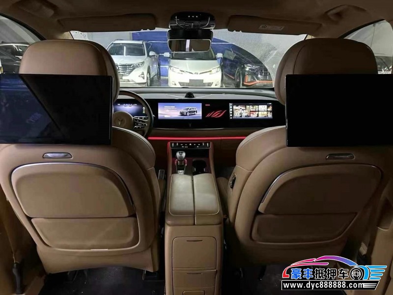 22年岚图梦想家轿车抵押车出售