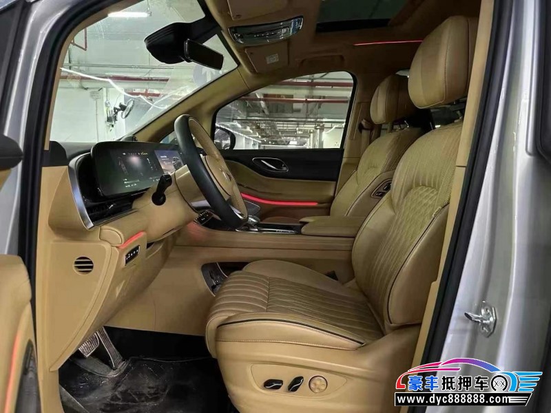 22年岚图梦想家轿车抵押车出售