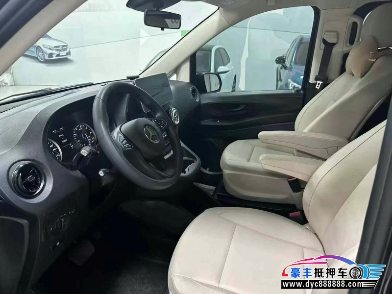 23年奔驰威霆轿车抵押车出售