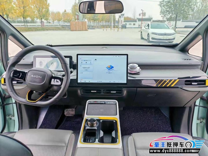 23年埃安Y70轿车抵押车出售