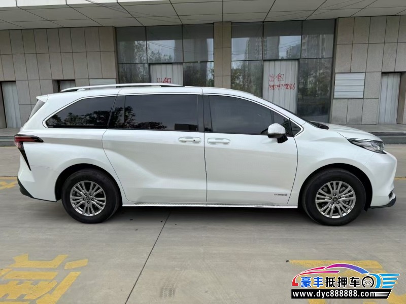 22年丰田塞纳轿车抵押车出售