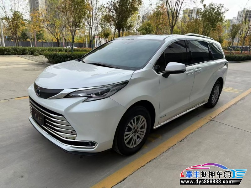 22年丰田塞纳轿车抵押车出售