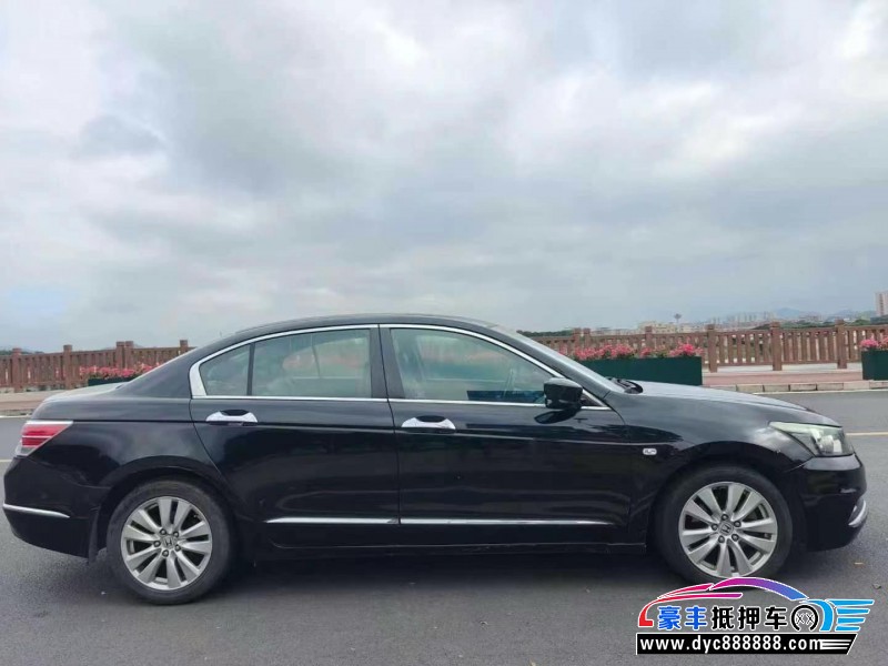 12年本田雅阁轿车抵押车出售