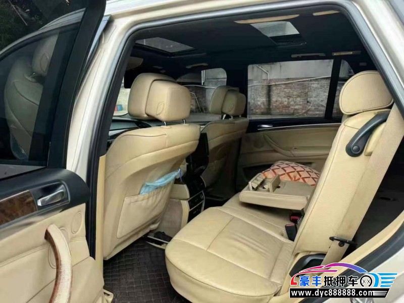 13年宝马X5轿车抵押车出售