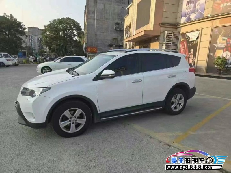 13年丰田RAV4轿车抵押车出售