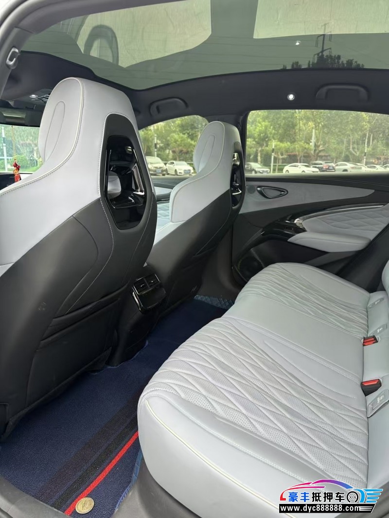 23年比亚迪海豹轿车抵押车出售