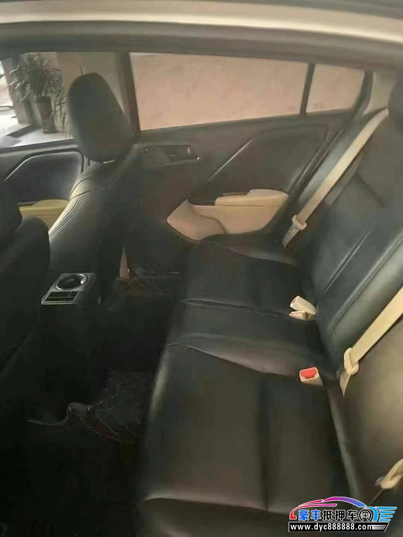 17年本田锋范轿车抵押车出售