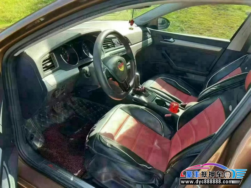 15年大众凌渡轿车抵押车出售