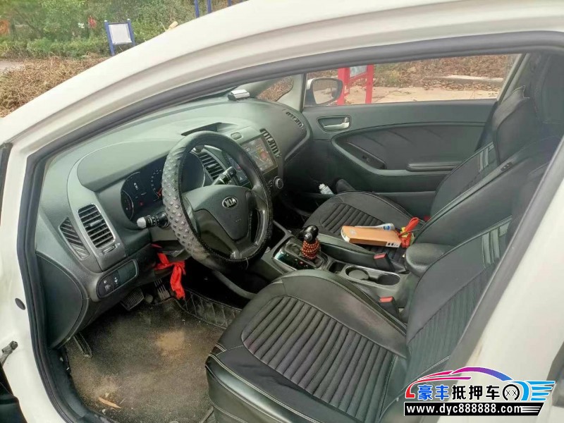 18年起亚K3轿车抵押车出售