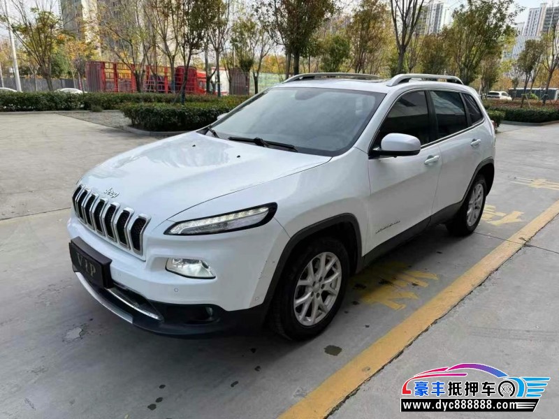 17年Jeep自由光轿车抵押车出售