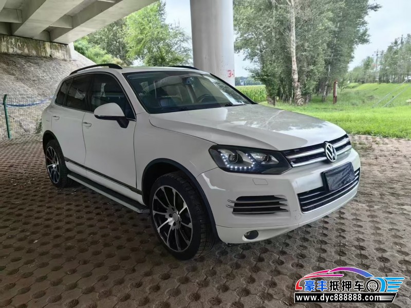 13年大众途锐轿车抵押车出售