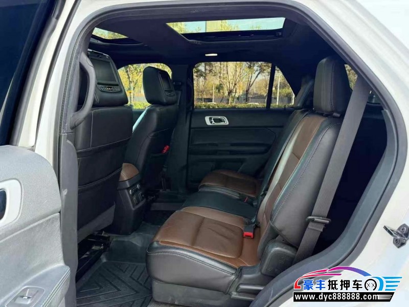 14年福特探险者轿车抵押车出售