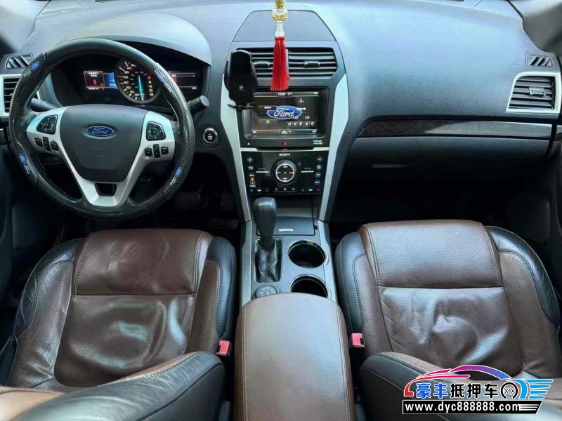 14年福特探险者轿车抵押车出售