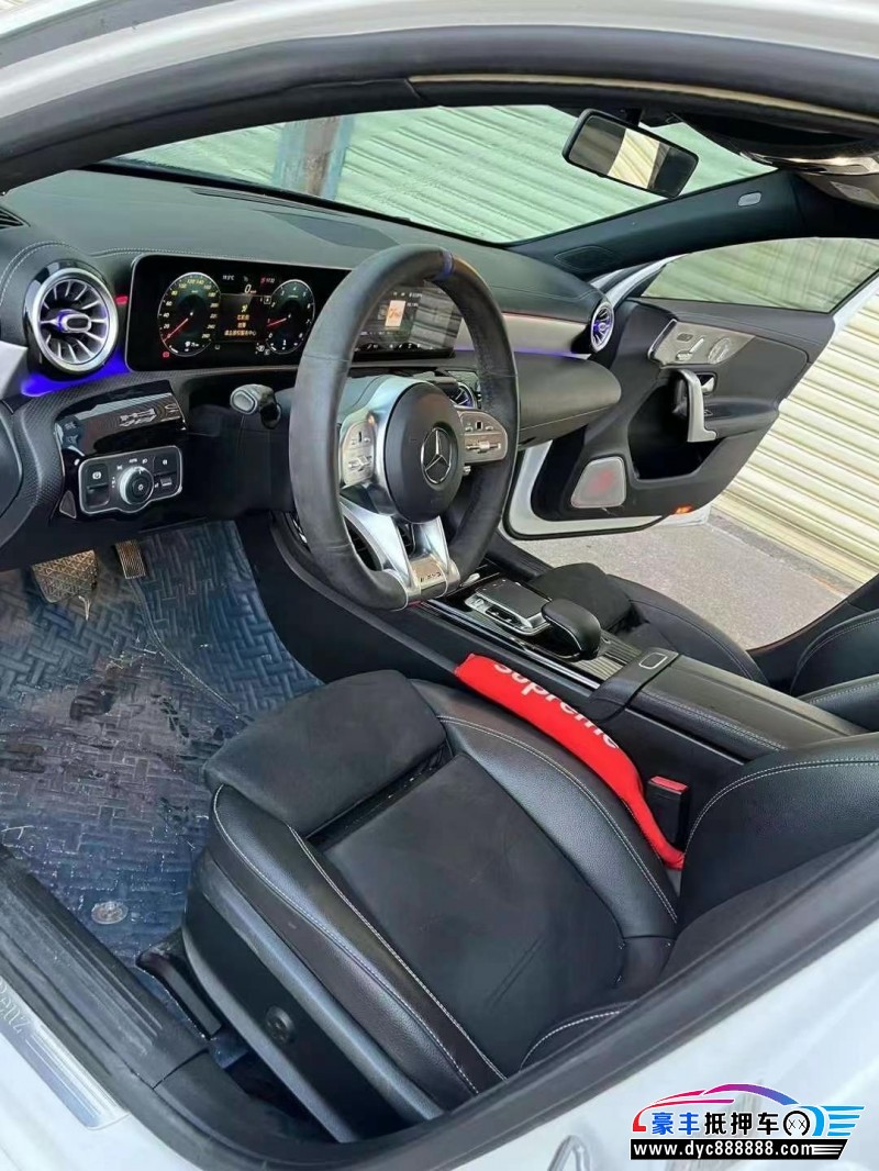 19年奔驰A轿车抵押车出售