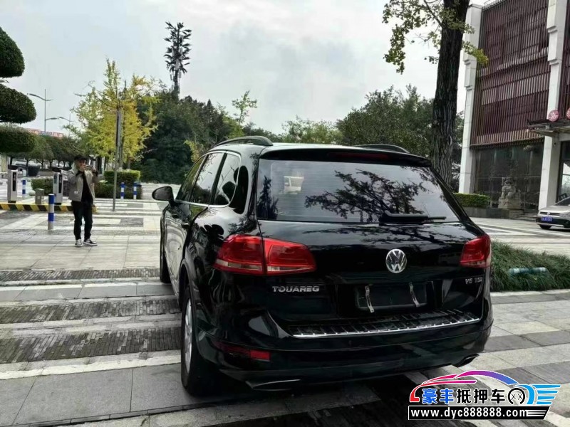 13年大众途锐轿车抵押车出售