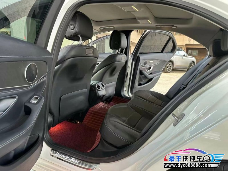 18年奔驰C轿车抵押车出售