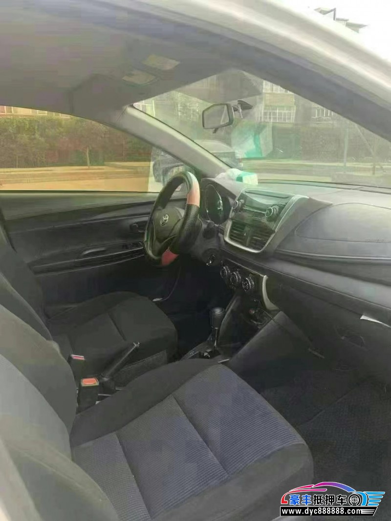 17年丰田YARiS L 致享轿车抵押车出售