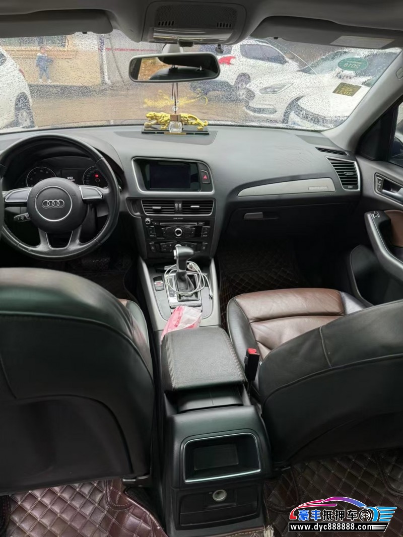 17年奥迪Q5轿车抵押车出售