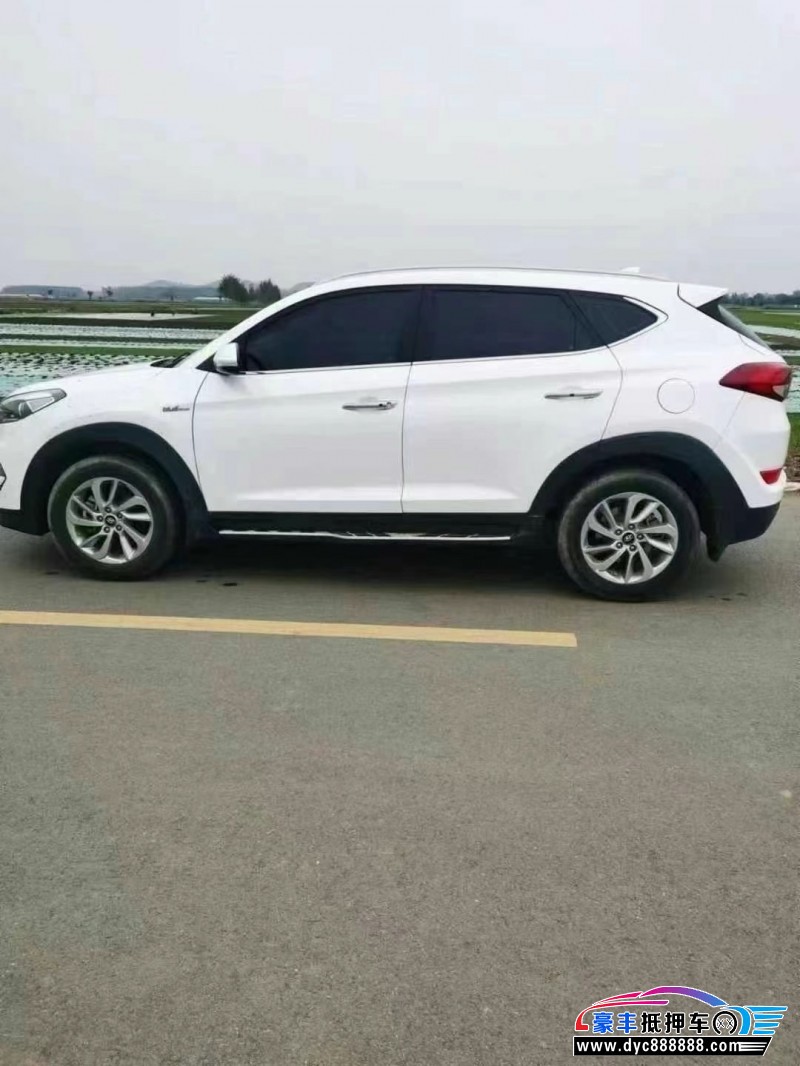 17年现代途胜轿车抵押车出售