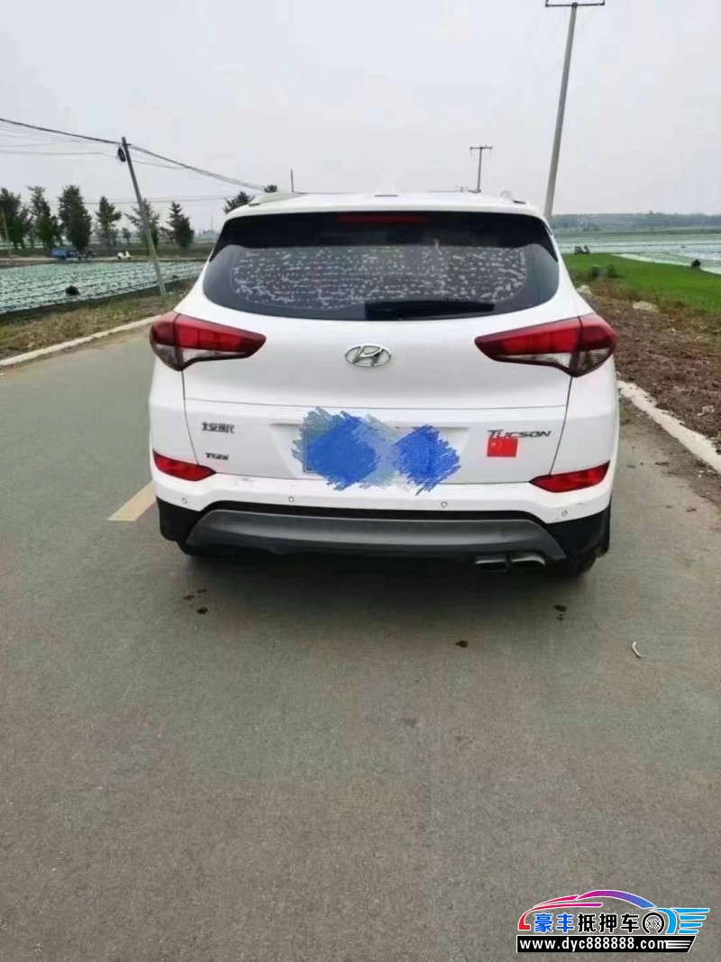 17年现代途胜轿车抵押车出售