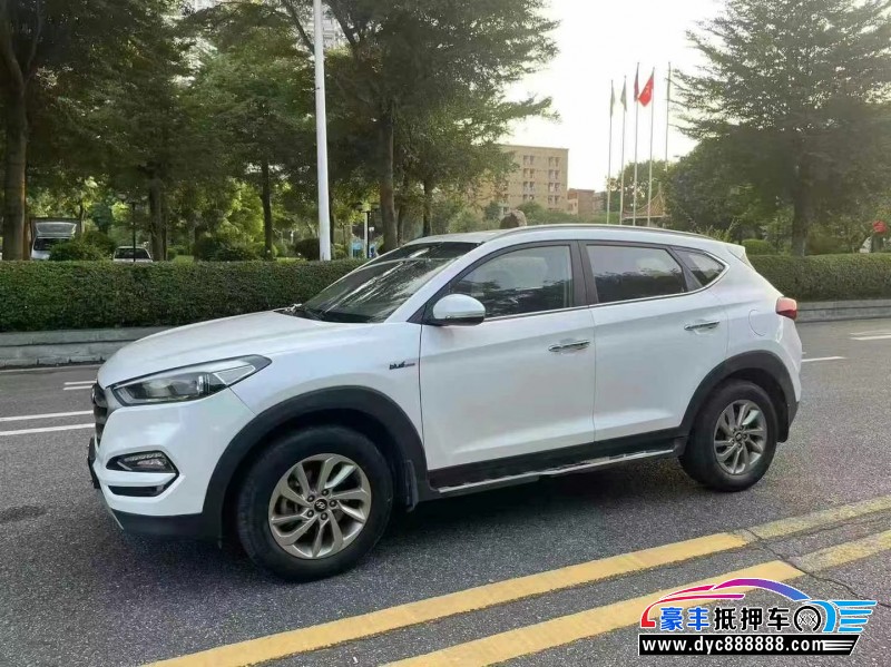 17年现代途胜轿车抵押车出售