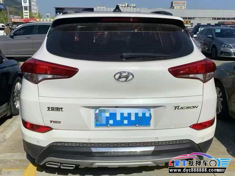 17年现代途胜轿车抵押车出售