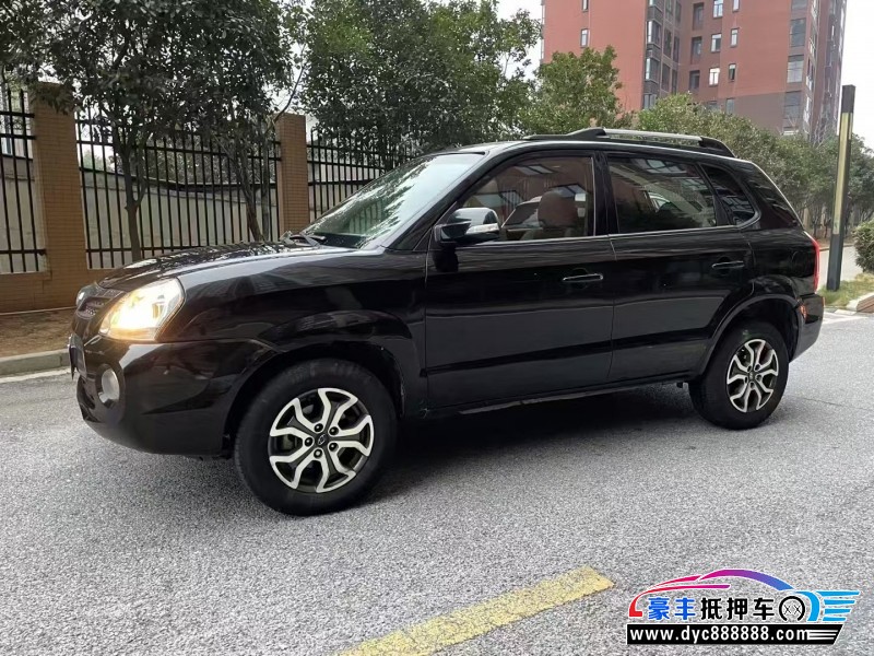 16年现代途胜轿车抵押车出售