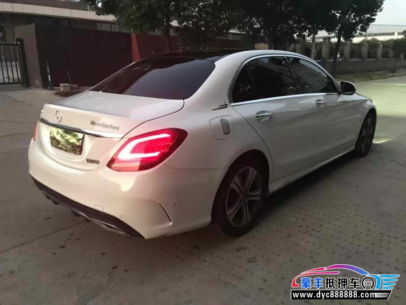 20年奔驰C轿车抵押车出售