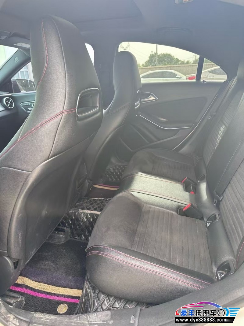 17年奔驰CLA轿车抵押车出售